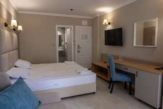 Отель Veramar Beach - All inclusive Кранево Двухместный номер с 1 кроватью и балконом (для 2 взрослых и 1 ребенка), вид на парк-7